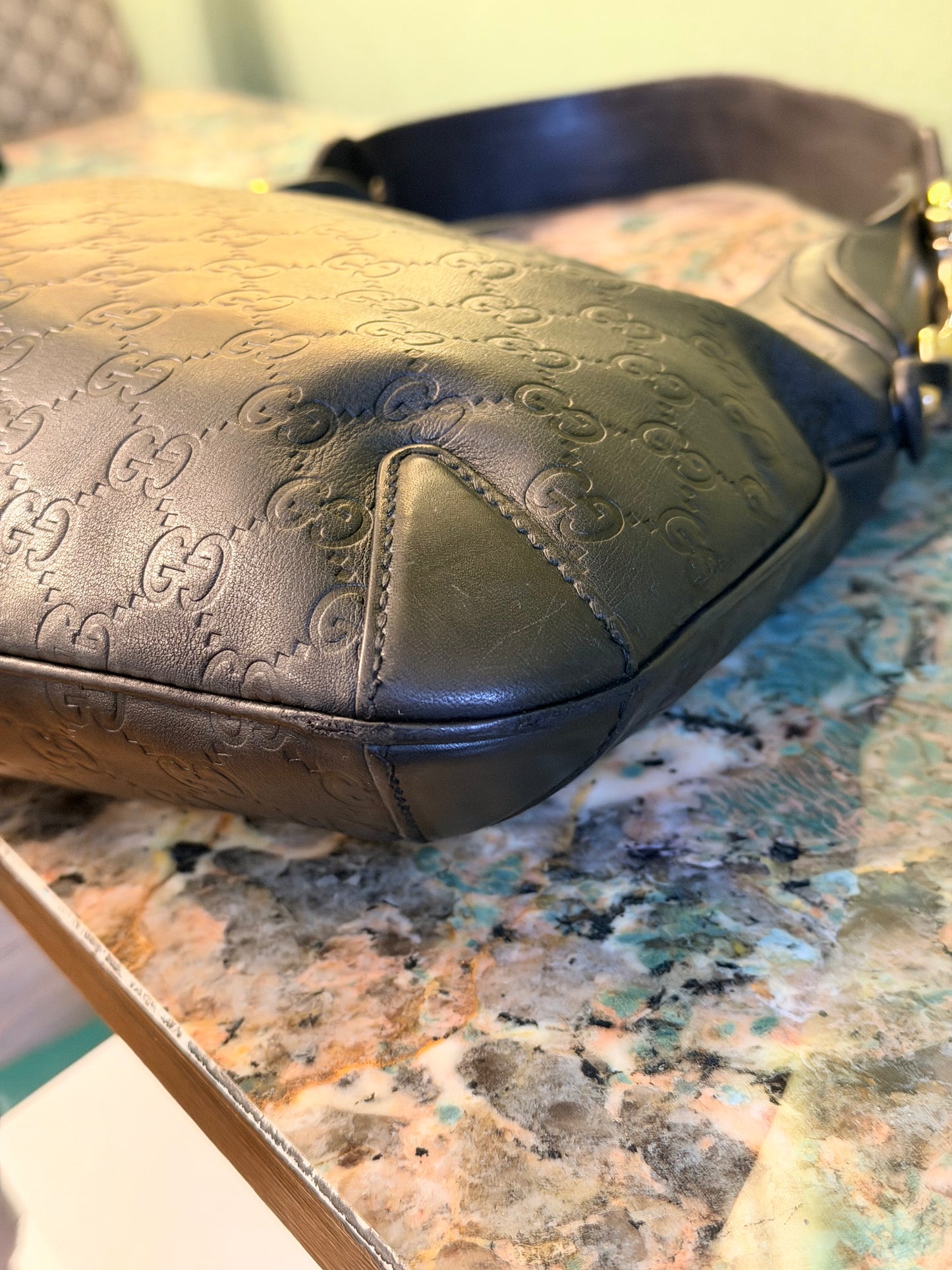 GUCCI BLACK GUCCISSIMA HORSEBIT SHOULDER BAG