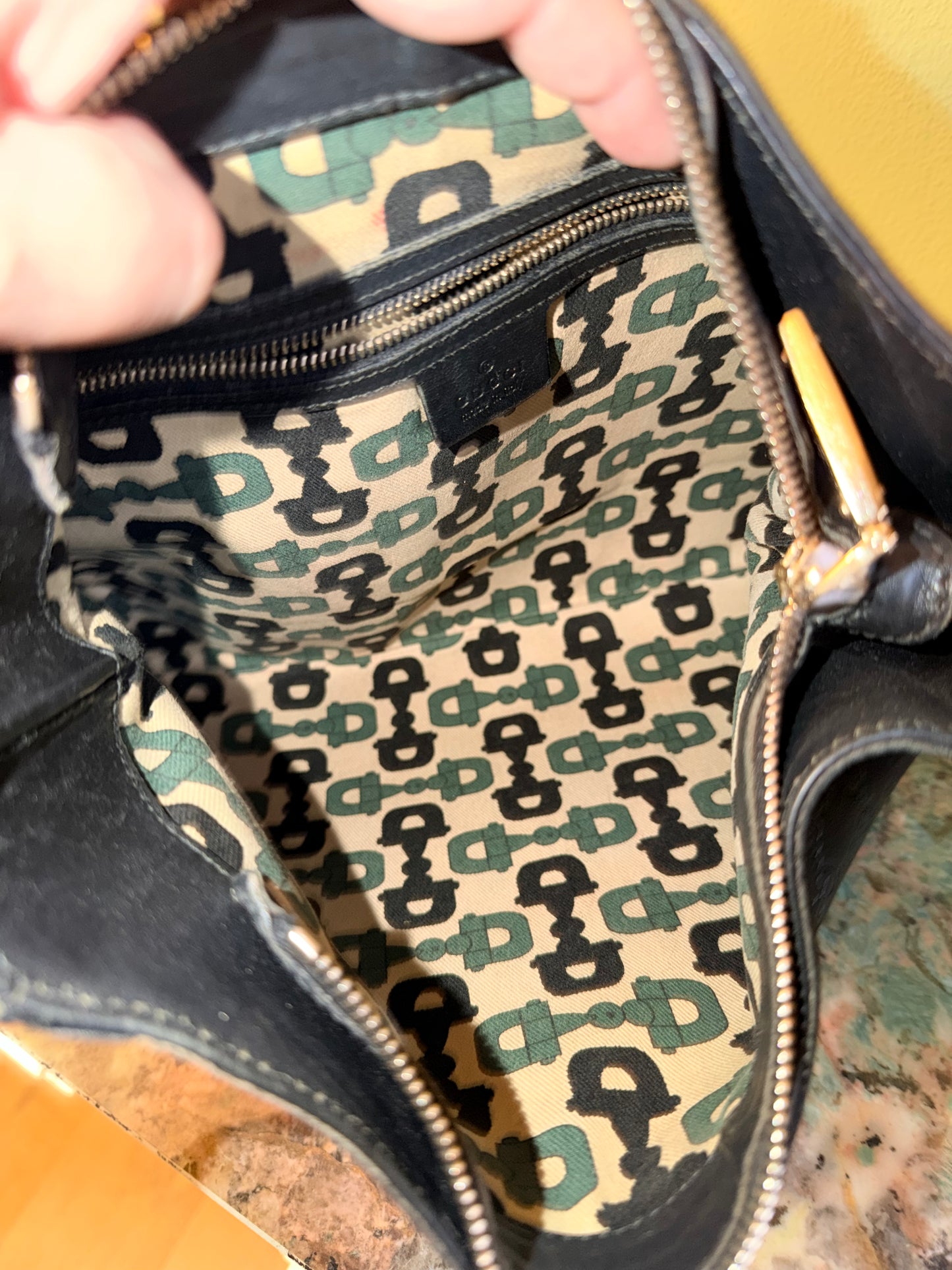 GUCCI BLACK GUCCISSIMA HORSEBIT SHOULDER BAG