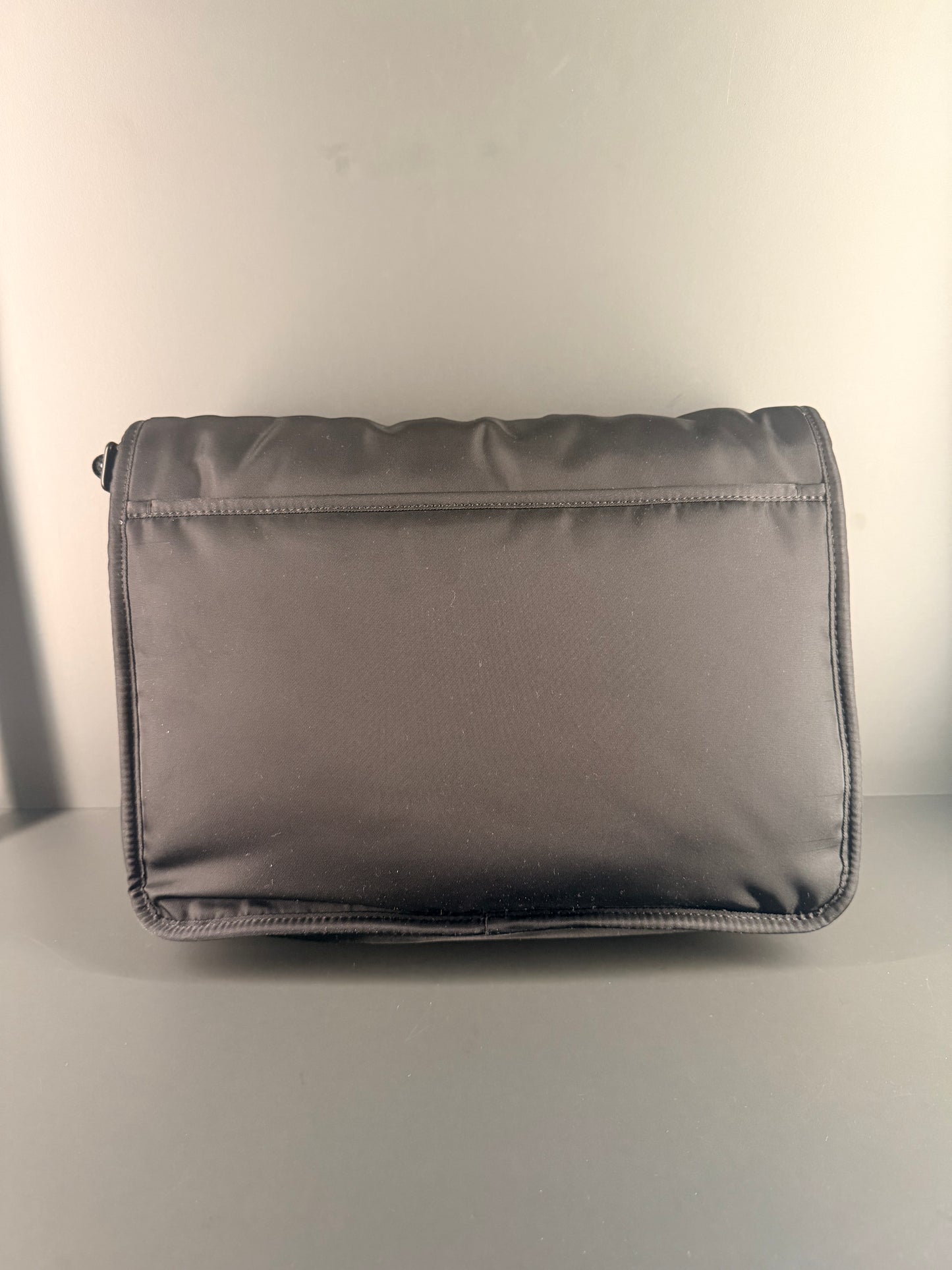 SAINT LAURENT BLACK NYLON NIKI MESSANGER CROSSBODY BAG