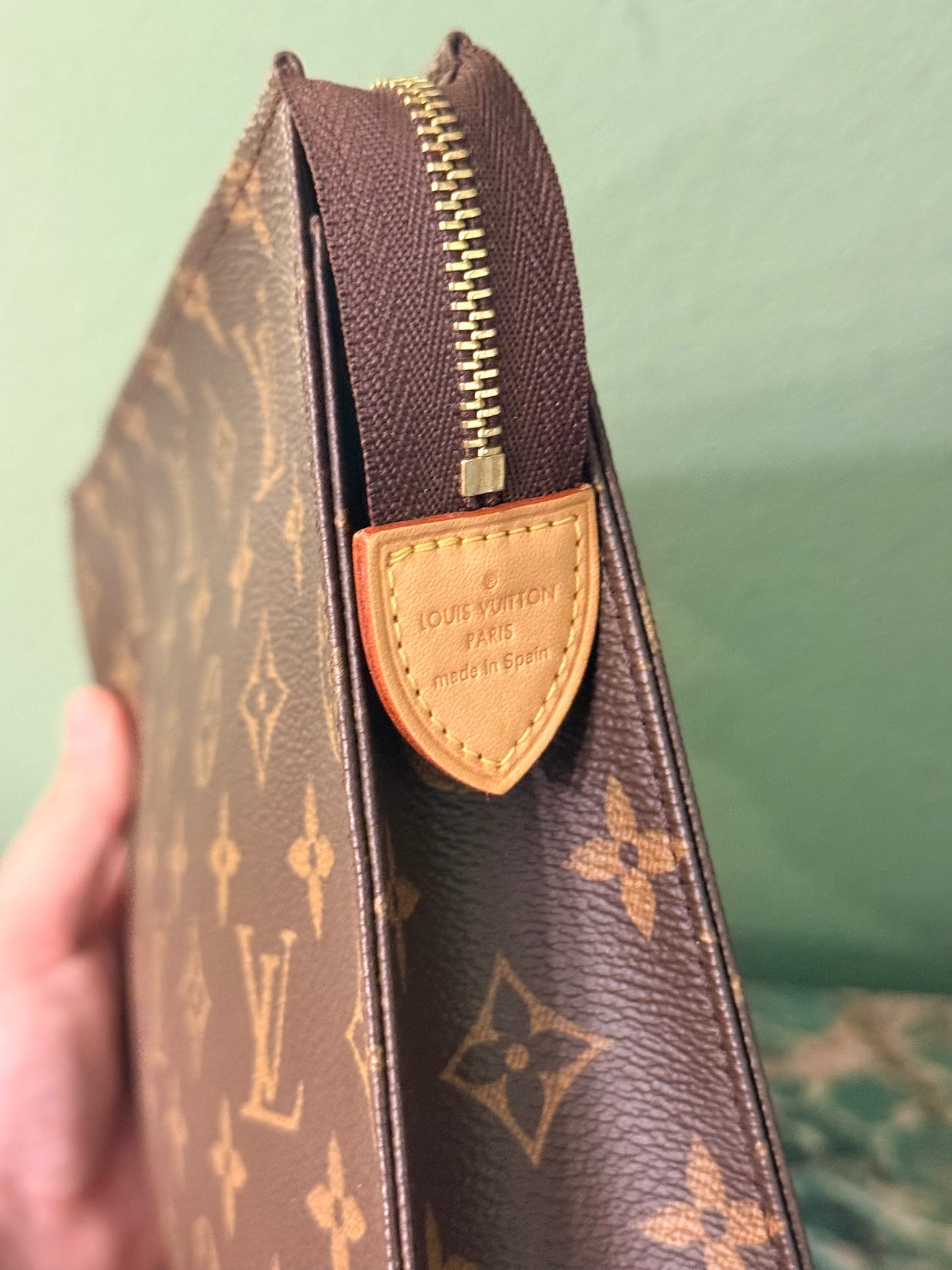 LOUIS VUITTON MONOGRAM TOILETRY 26