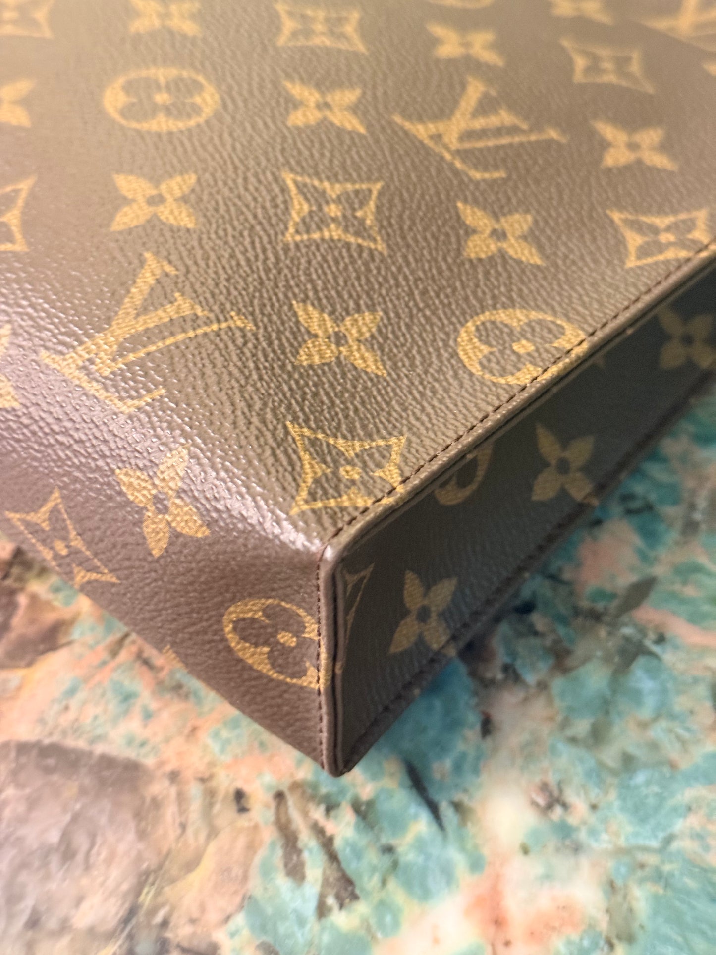 LOUIS VUITTON MONOGRAM TOILETRY 26
