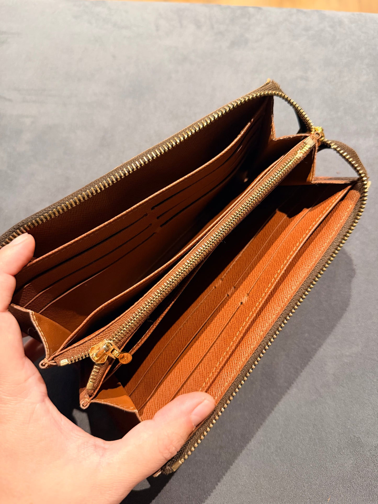 LOUIS VUITTON MONOGRAM ASTRID LONG WALLET