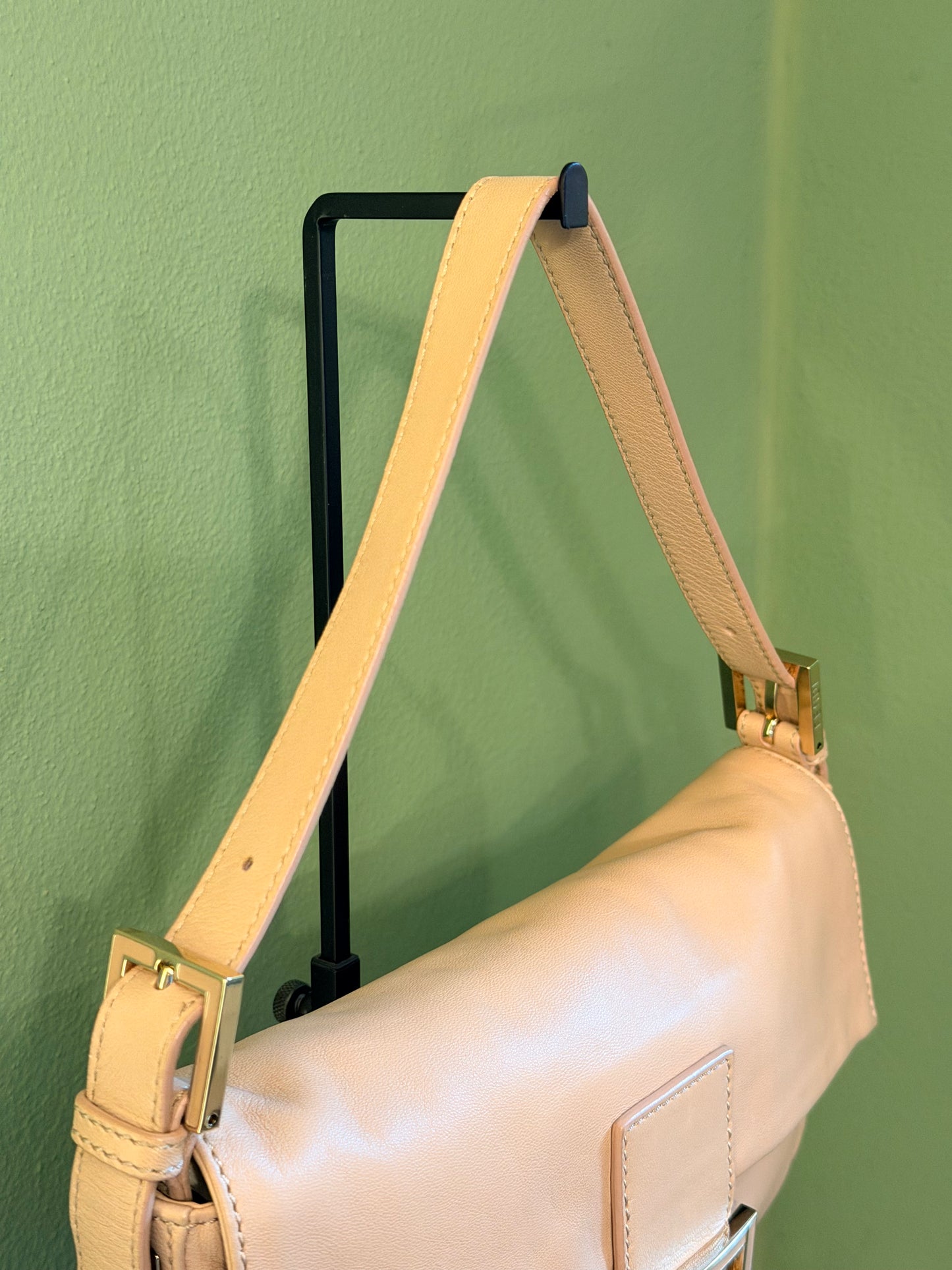 FENDI POWDER PINK BAGUETTE SHOULDER BAG