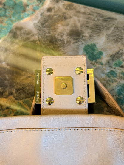 FENDI POWDER PINK BAGUETTE SHOULDER BAG