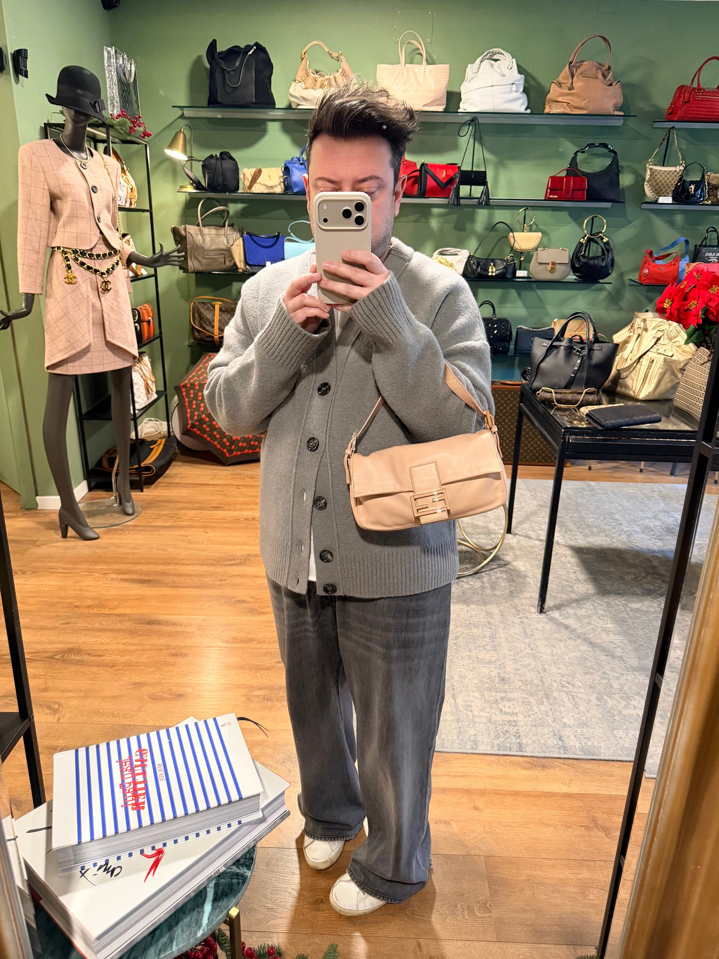 FENDI POWDER PINK BAGUETTE SHOULDER BAG