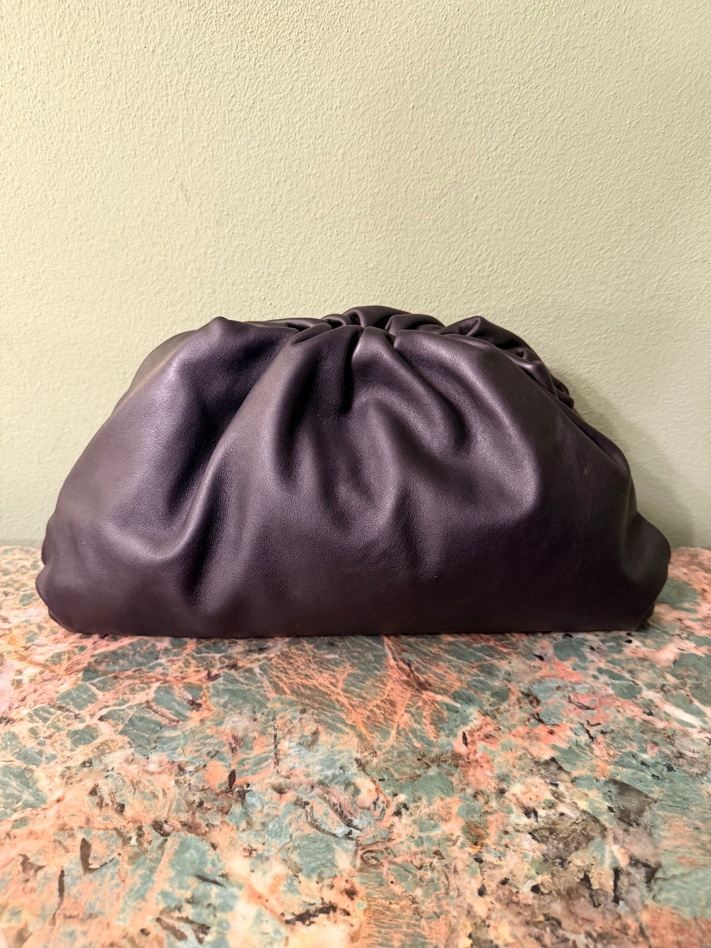 BOTTEGA VENETA BLACK POUCH HANDBAG