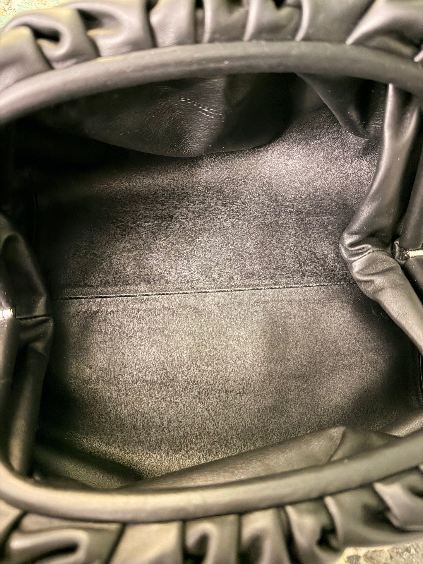 BOTTEGA VENETA BLACK POUCH HANDBAG