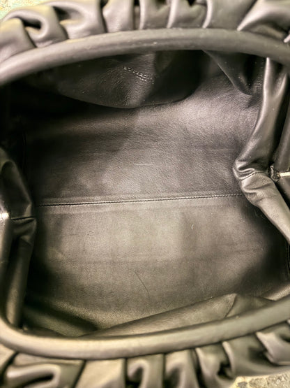 BOTTEGA VENETA BLACK POUCH HANDBAG