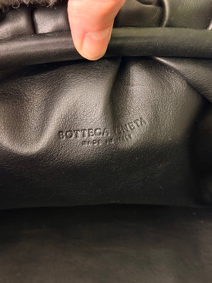 BOTTEGA VENETA BLACK POUCH HANDBAG