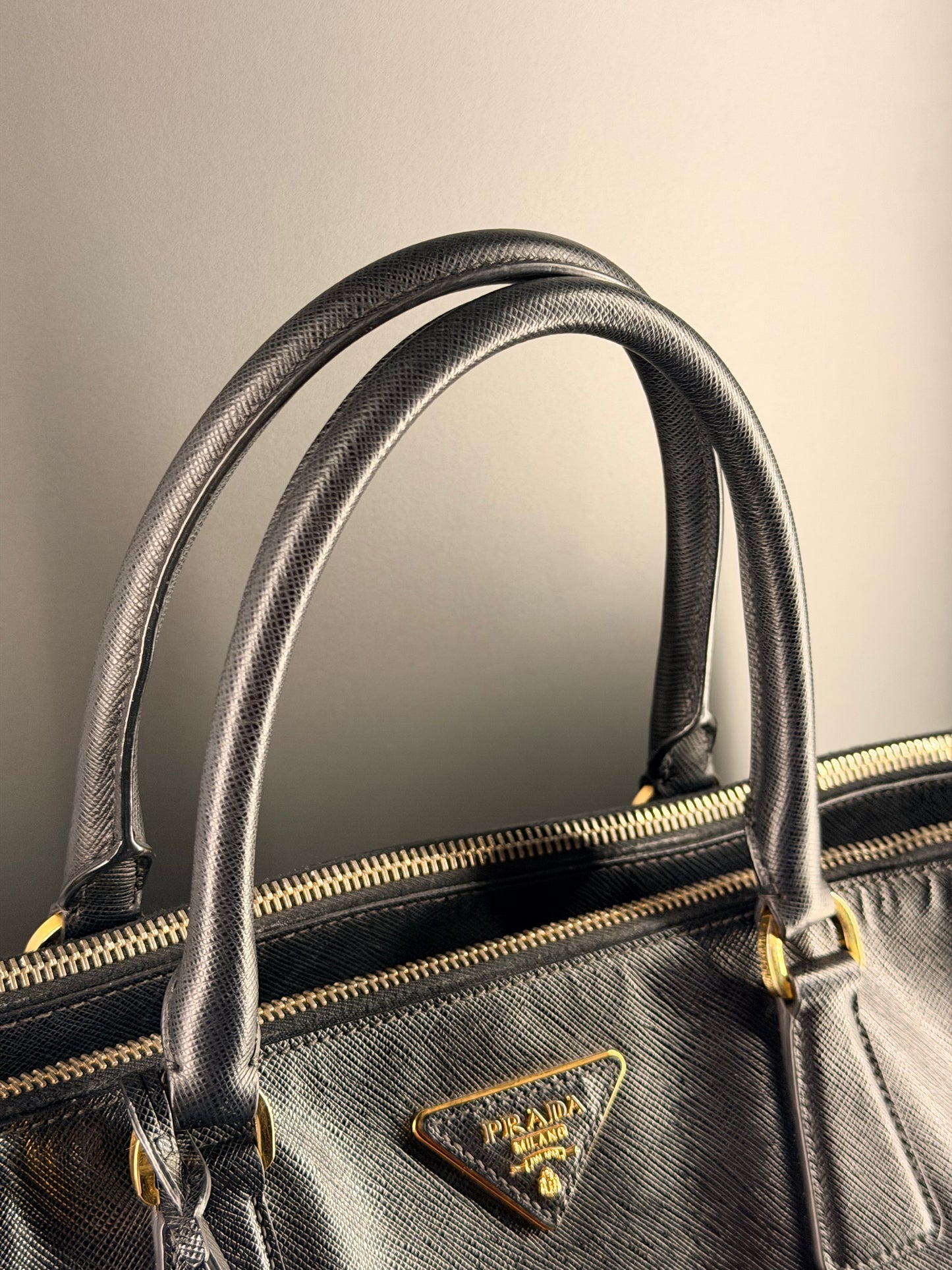 PRADA BLACK SAFFIANO GALLERIA XL HANDBAG