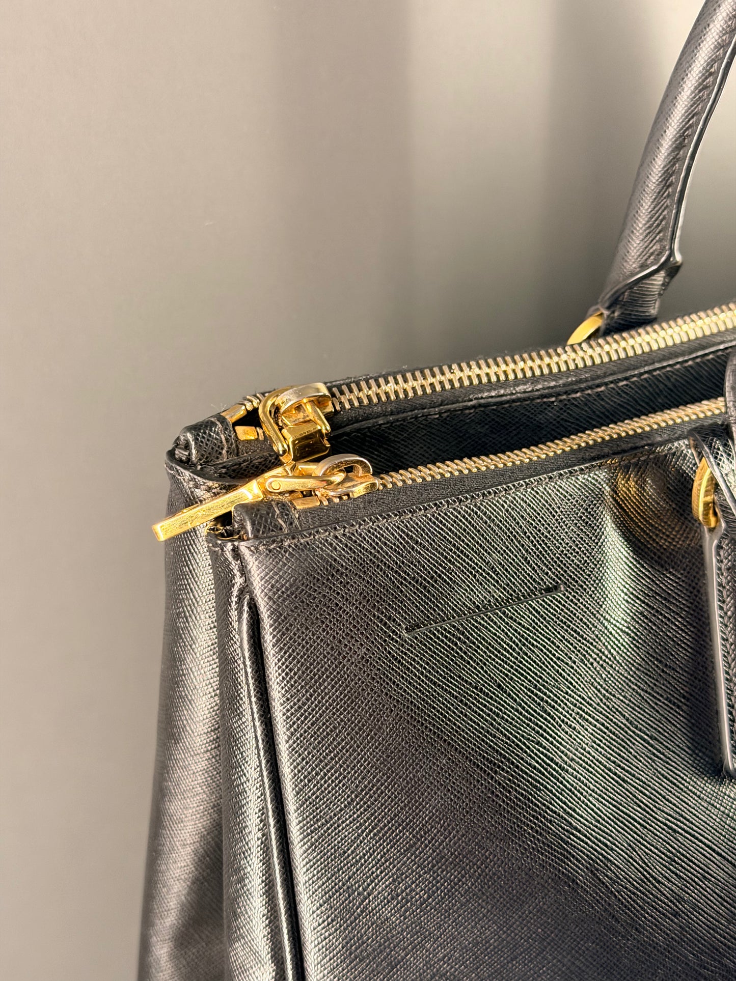 PRADA BLACK SAFFIANO GALLERIA XL HANDBAG