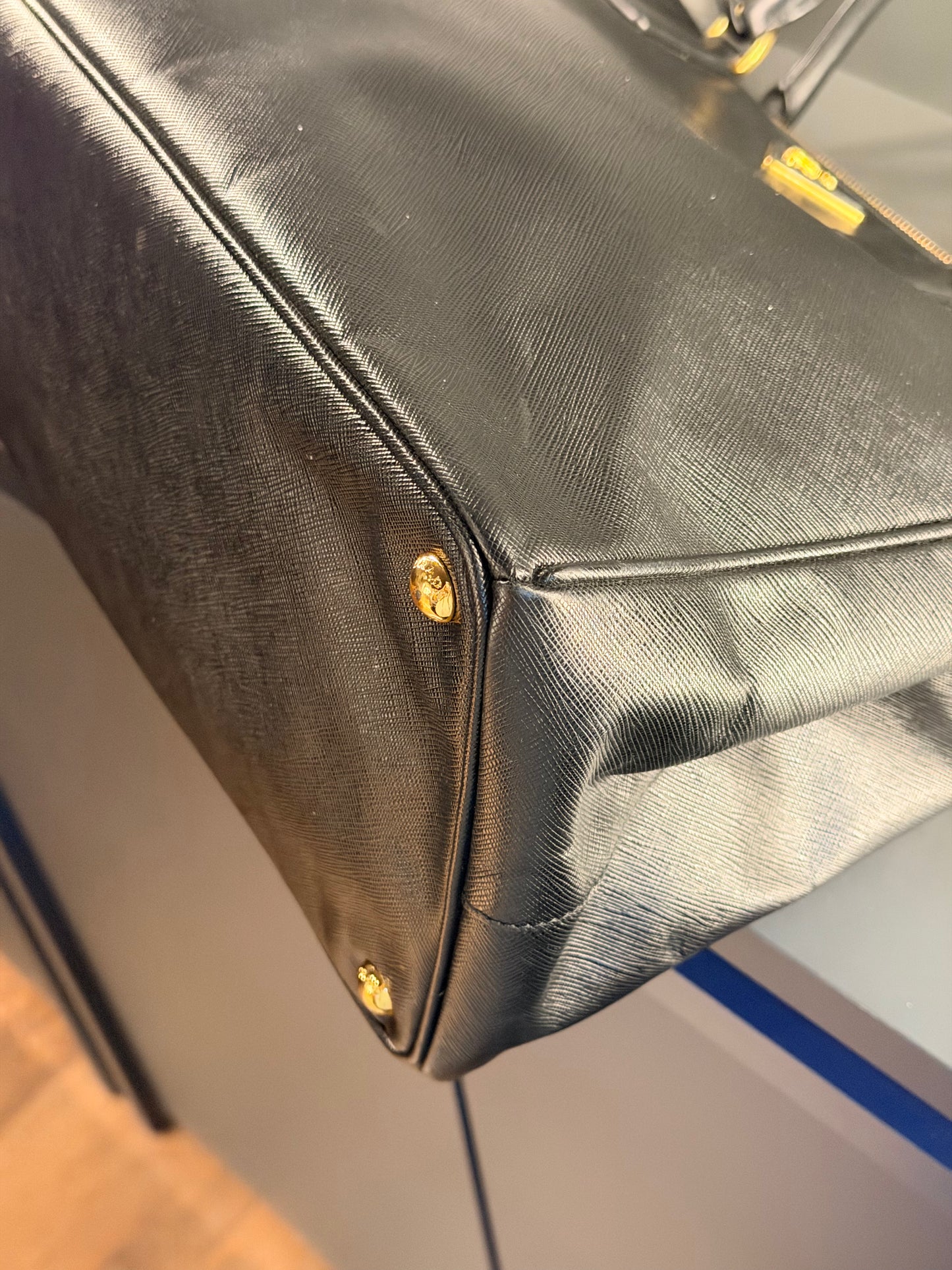 PRADA BLACK SAFFIANO GALLERIA XL HANDBAG