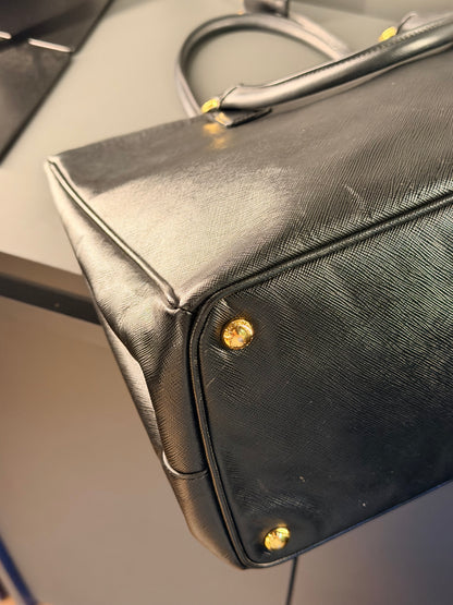 PRADA BLACK SAFFIANO GALLERIA XL HANDBAG