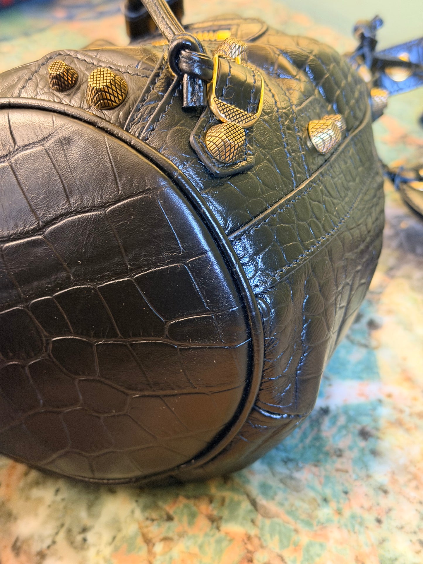 BALENCIAGA BLACK EMBOSSED CROCODILE SMALL LE CAGOLE BUCKET BAG