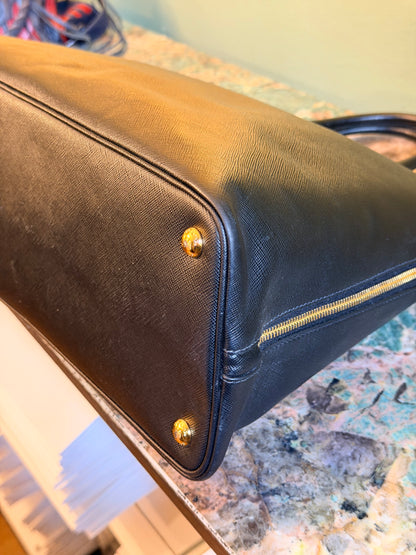 PRADA BLACK SAFFIANO LARGE PROMENADE HANDBAG