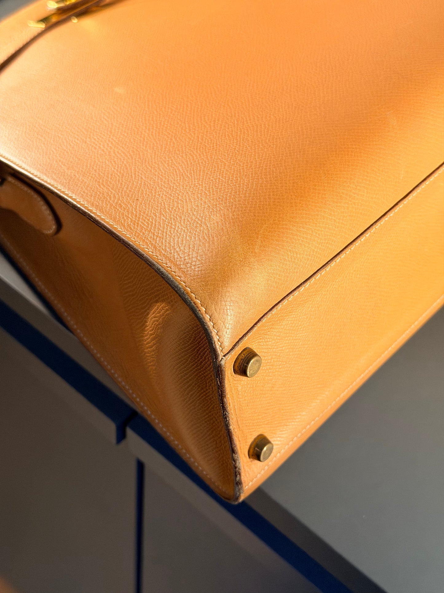 HERMÈS GOLD COURCHEVEL KELLY SPORT SHOULDER BAG