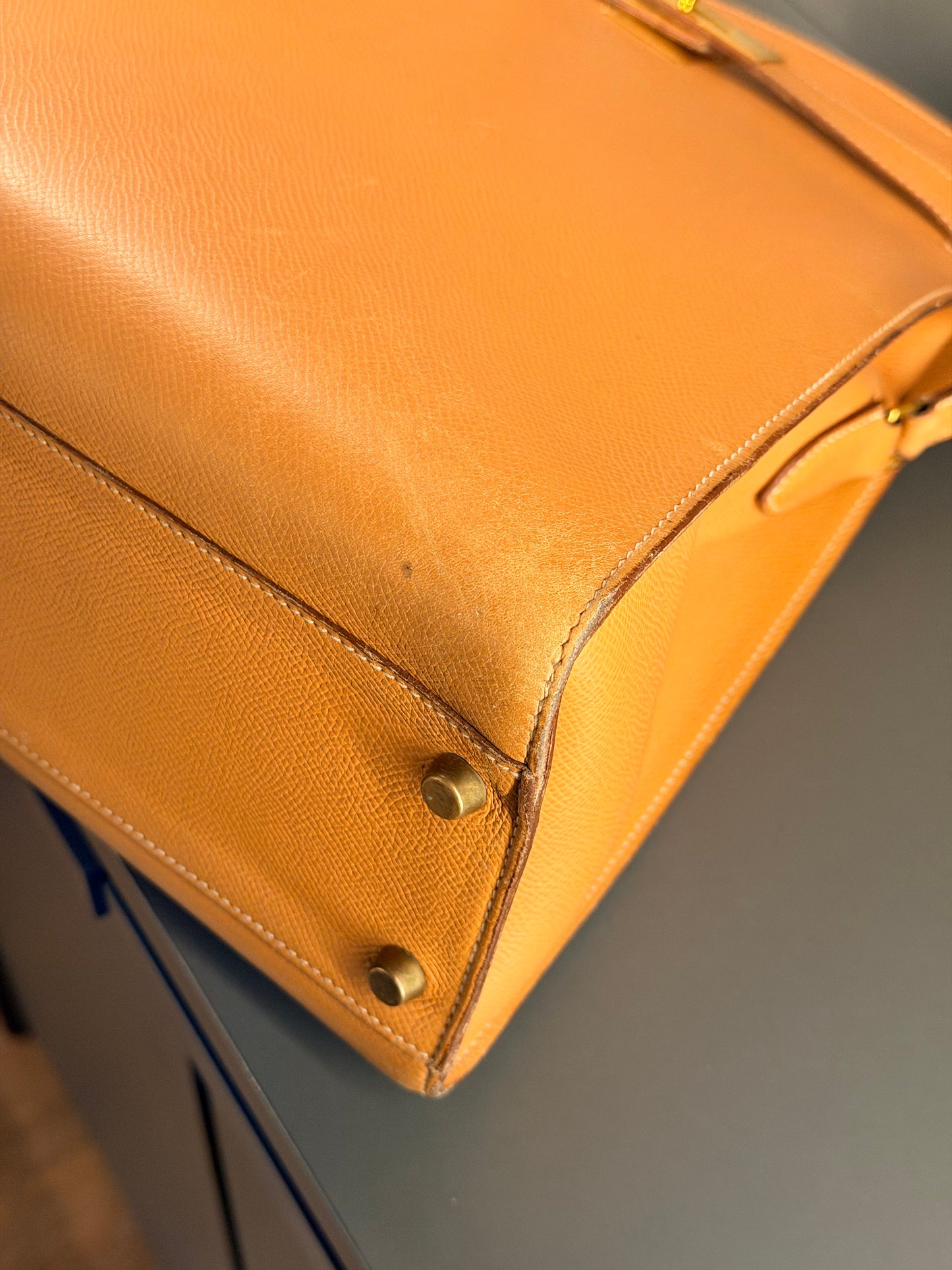 HERMÈS GOLD COURCHEVEL KELLY SPORT SHOULDER BAG