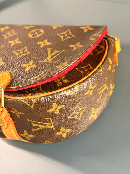 LOUIS VUITTON MONOGRAM TAMBOURINE CROSSBODY BAG