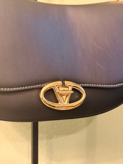 VALENTINO BLACK OHVAL SHOULDER BAG