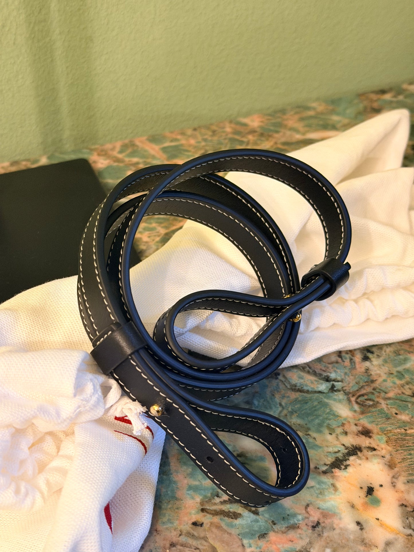 VALENTINO BLACK OHVAL SHOULDER BAG