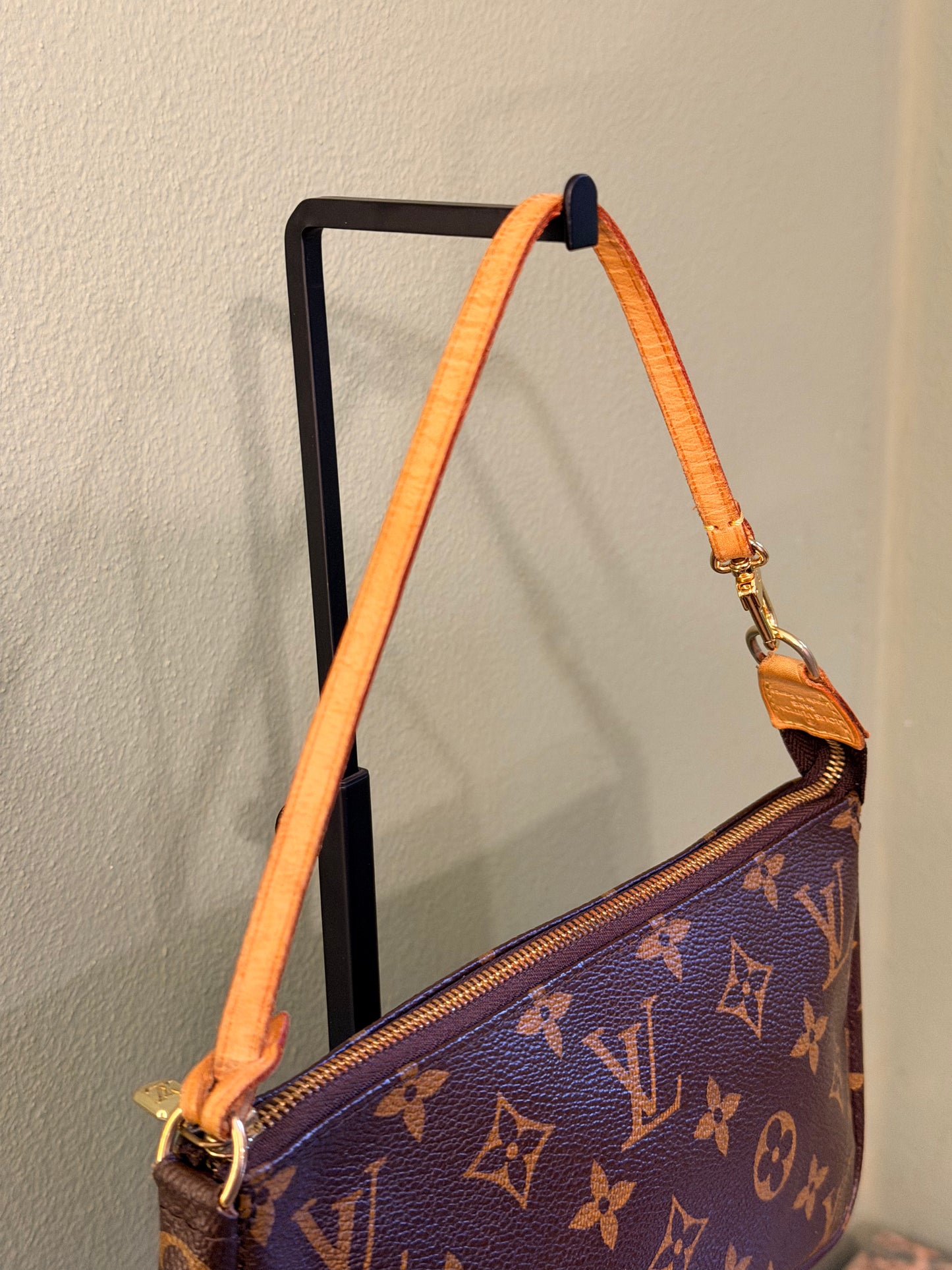 LOUIS VUITTON MONOGRAM POCHETTE ACCESSOIRES