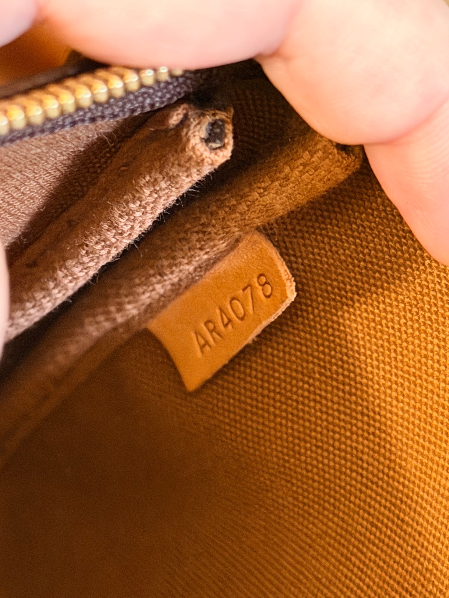 LOUIS VUITTON MONOGRAM POCHETTE ACCESSOIRES