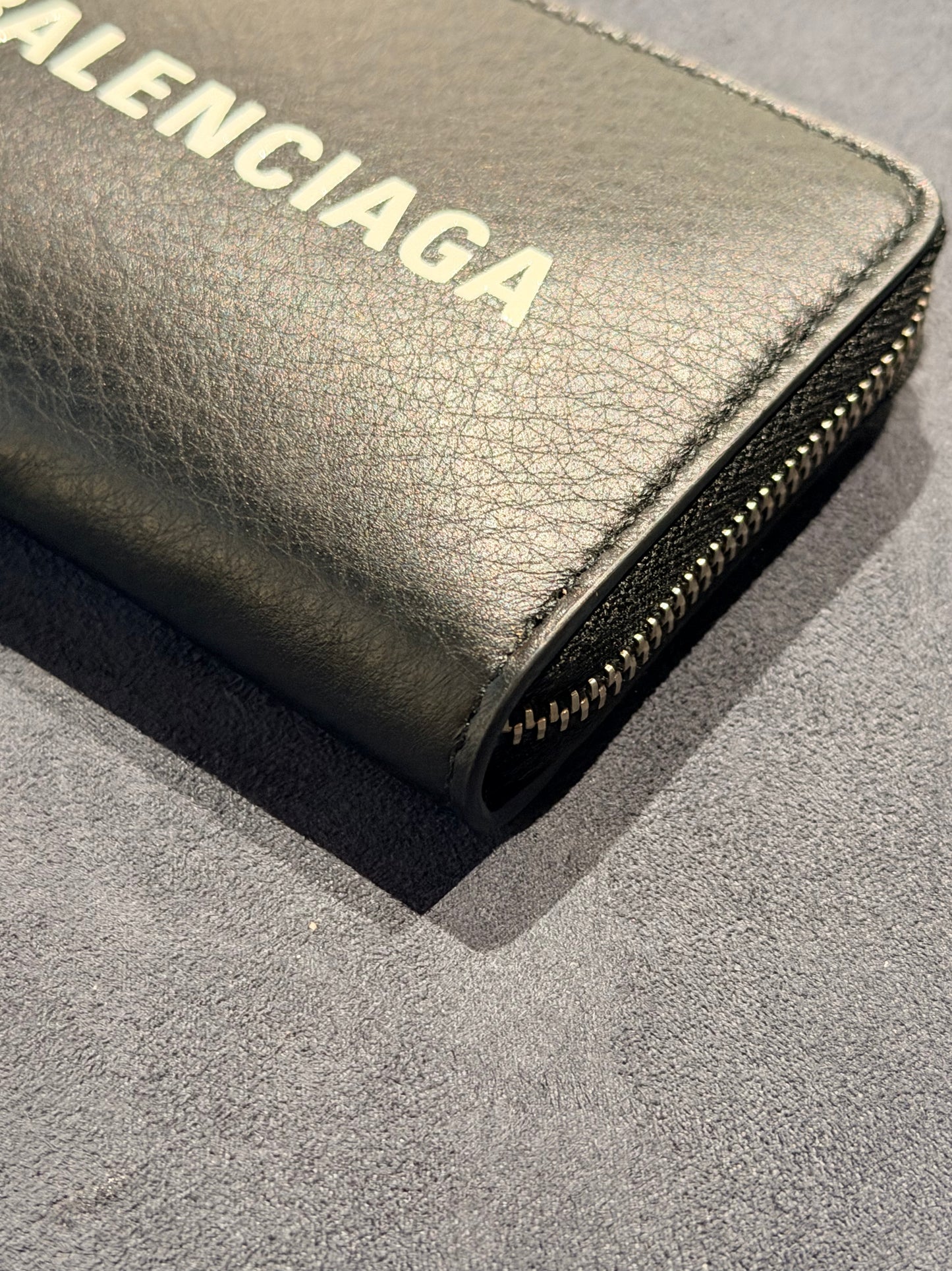 BALENCIAGA BLACK CARD HOLDER
