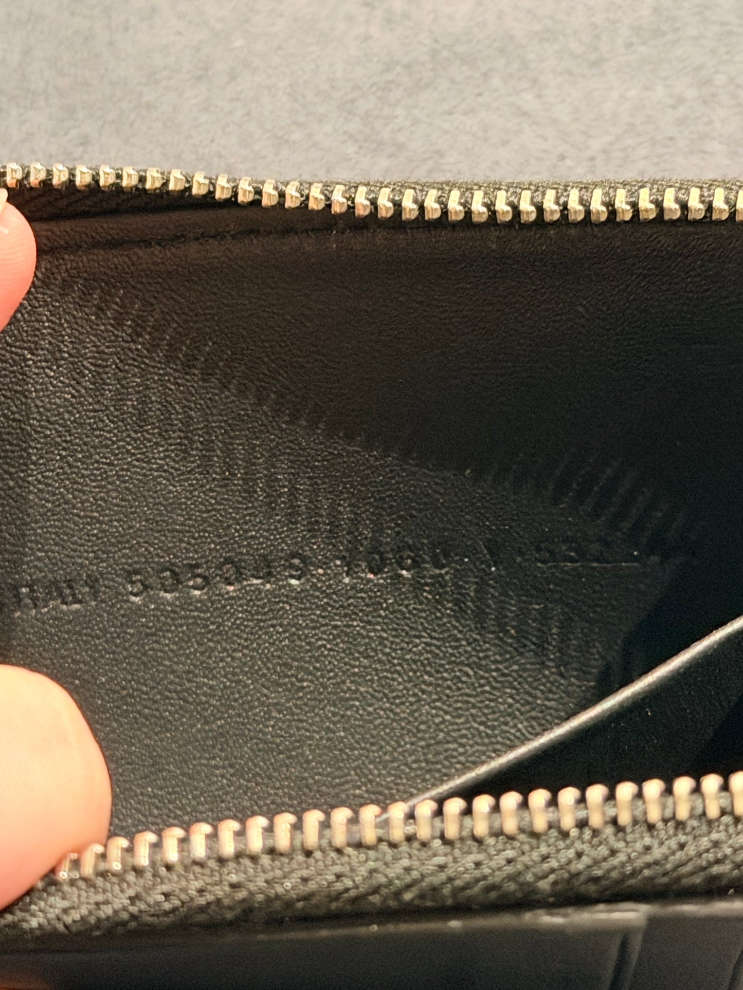BALENCIAGA BLACK CARD HOLDER