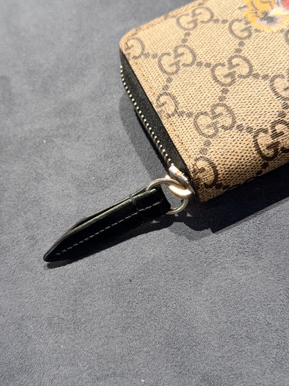 GUCCI GG SUPREME TIGER ZIP AROUND COMPACT WALLET