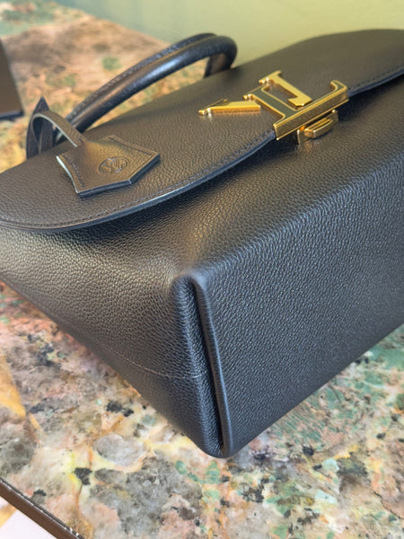 LOUIS VUITTON BLACK VOLTA CROSSBODY BAG