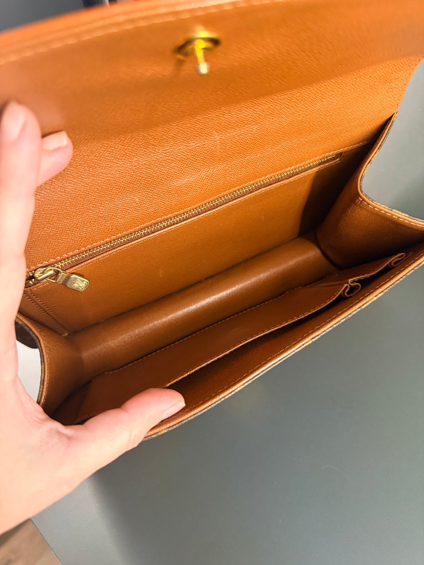 LOUIS VUITTON MONOGRAM SMALL POCHETTE DAME