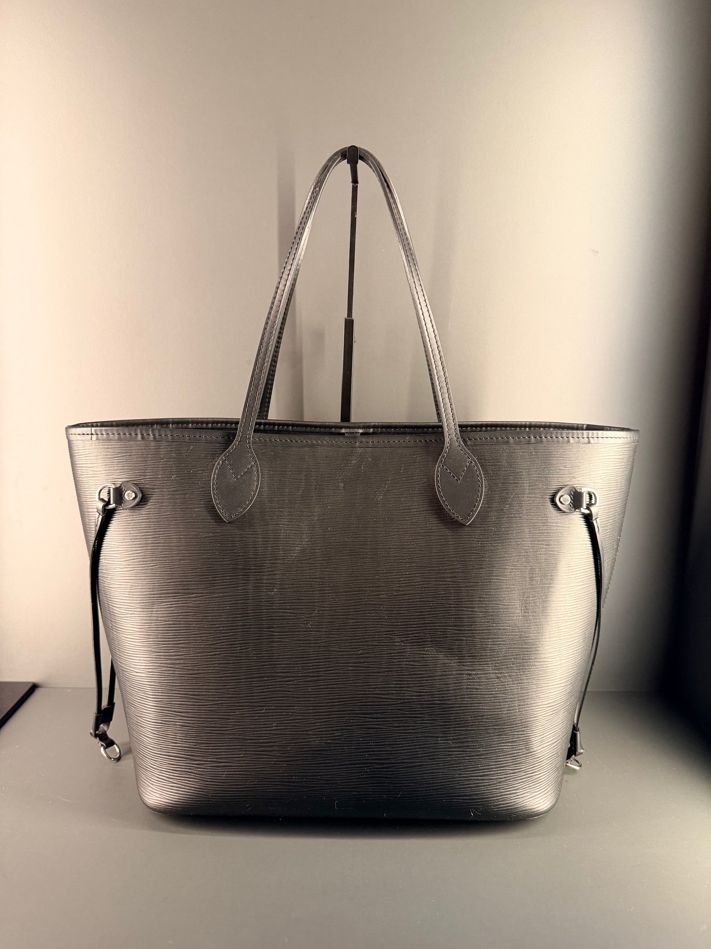 LOUIS VUITTON BLACK EPI NEVERFULL MM SHOPPING TOTE