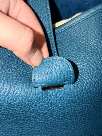 HERMÈS BLUE TOGO EVELYNE CROSSBODY BAG