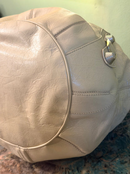 BALENCIAGA BEIGE LARGE POMPON BUCKET BAG
