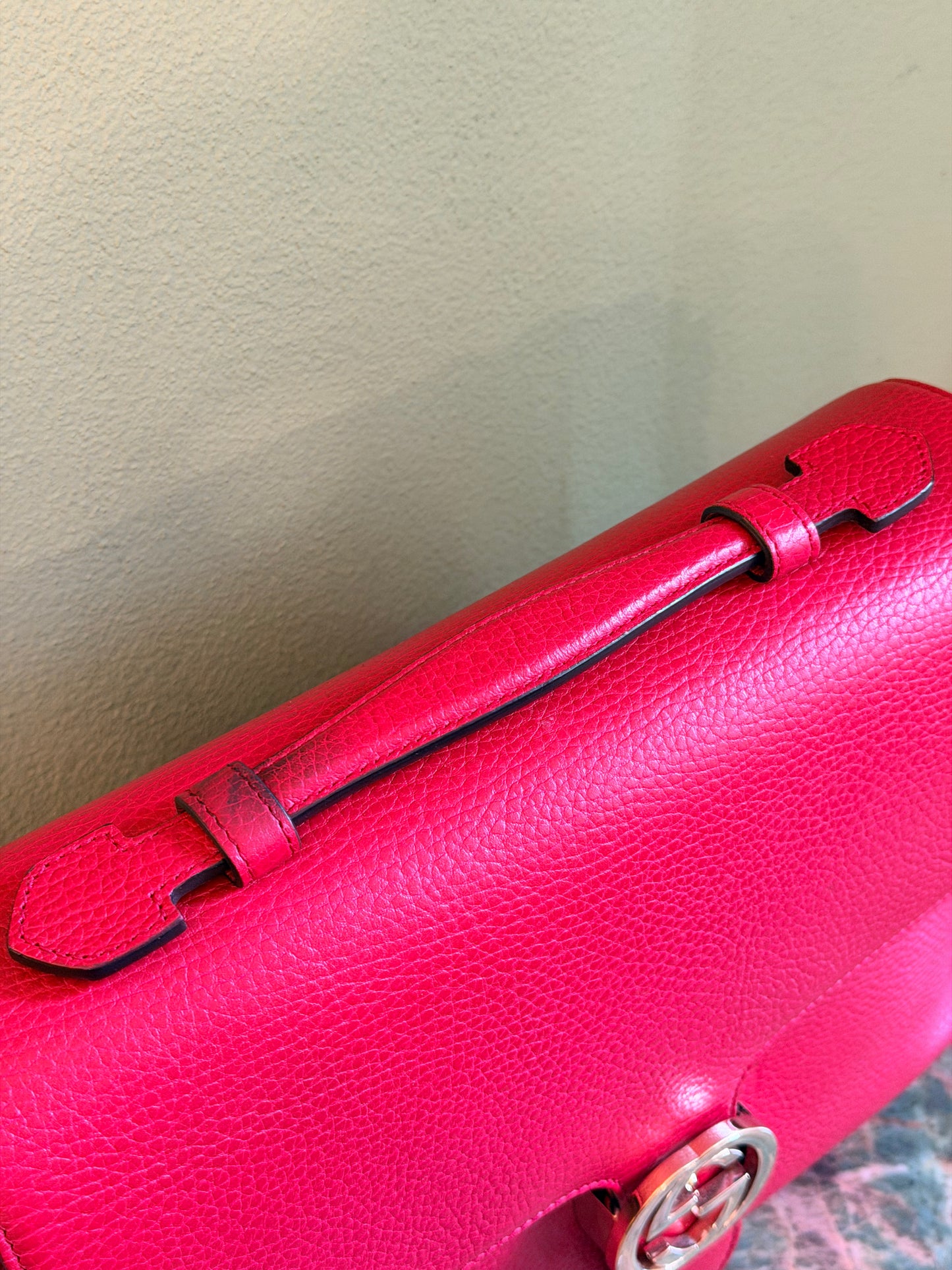 GUCCI RED LARGE INTERLOCKING CHAIN HANDBAG