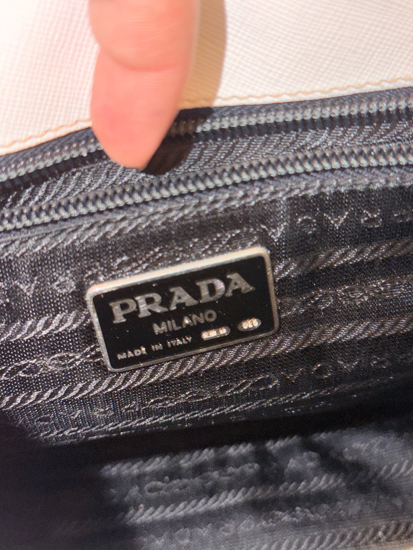 PRADA WHITE SAFFIANO SHOULDER BAG