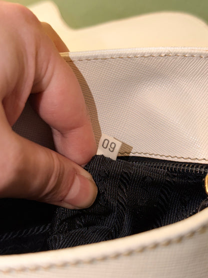 PRADA WHITE SAFFIANO SHOULDER BAG
