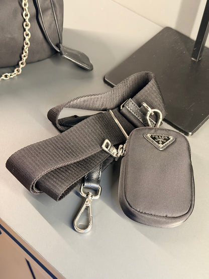 PRADA BLACK NYLON RE EDITION 2005 CROSSBODY BAG