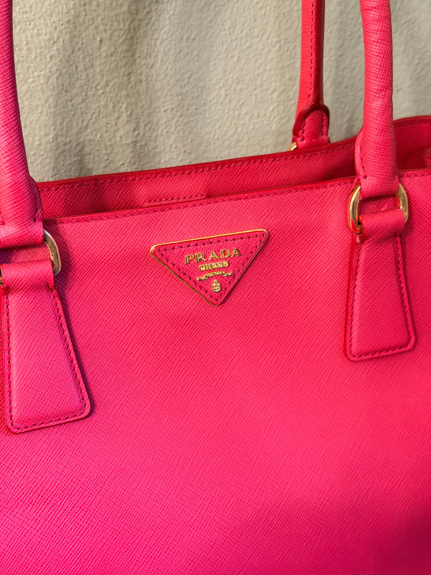 PRADA RED MEDIUM GALLERIA HANDBAG