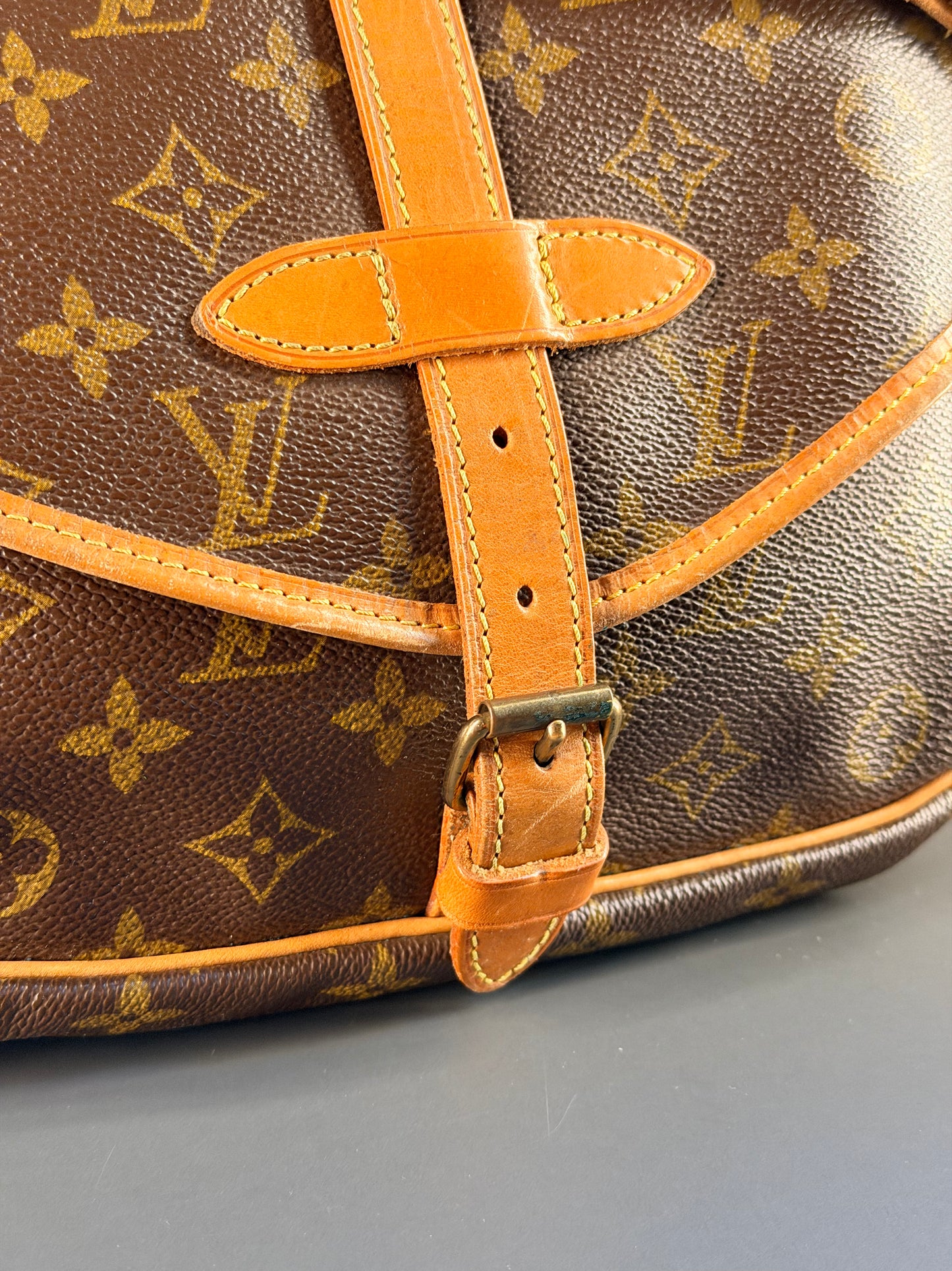 LOUIS VUITTON MONOGRAM SAUMUR 30 CROSSBODY BAG
