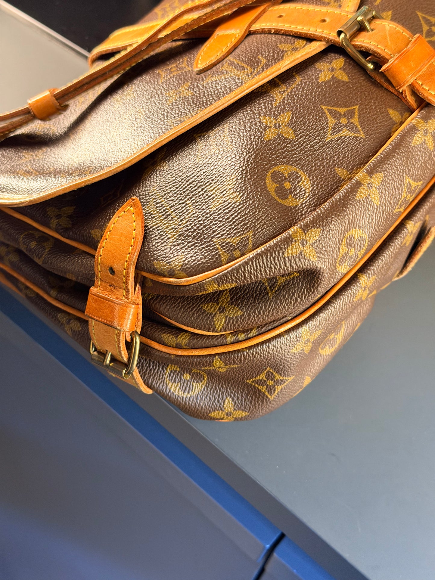 LOUIS VUITTON MONOGRAM SAUMUR 30 CROSSBODY BAG