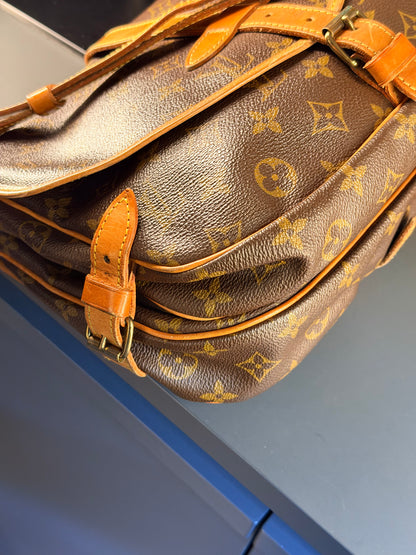 LOUIS VUITTON MONOGRAM SAUMUR 30 CROSSBODY BAG