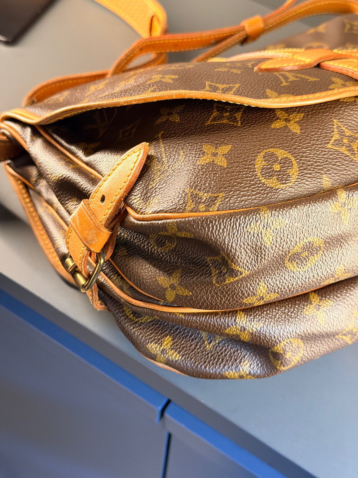 LOUIS VUITTON MONOGRAM SAUMUR 30 CROSSBODY BAG