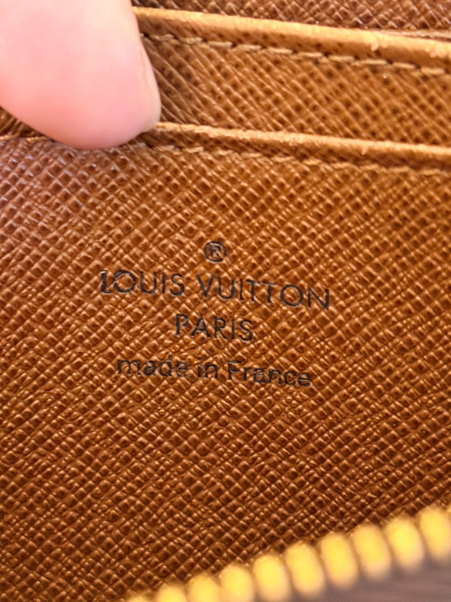 LOUIS VUITTON MONOGRAM ZIPPY COIN