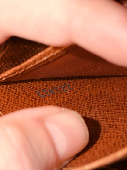 LOUIS VUITTON MONOGRAM ZIPPY COIN