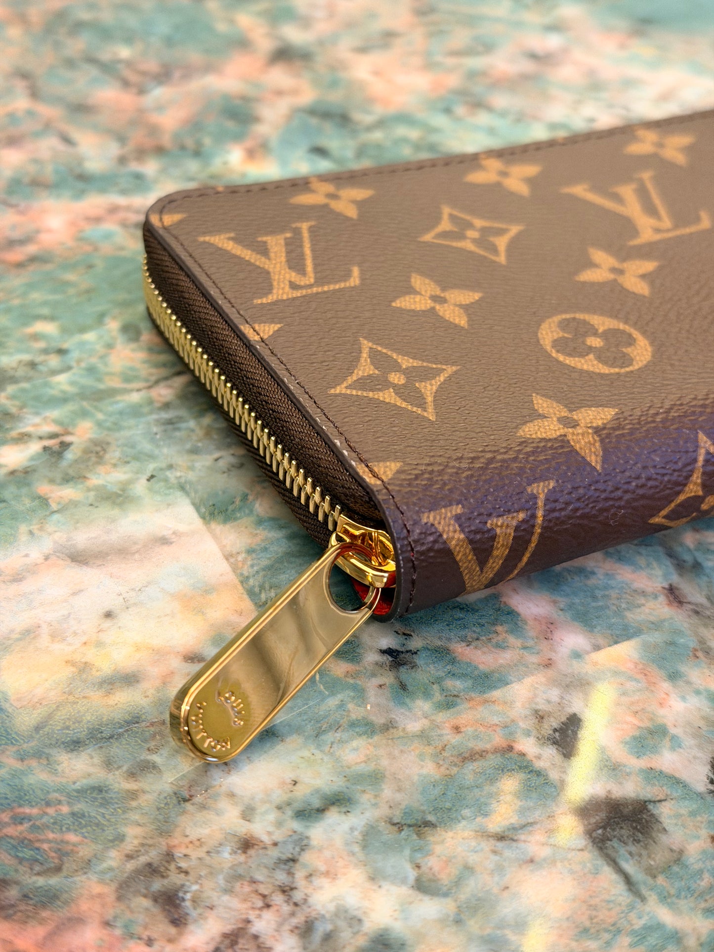 LOUIS VUITTON MONOGRAM ZIPPY WALLET
