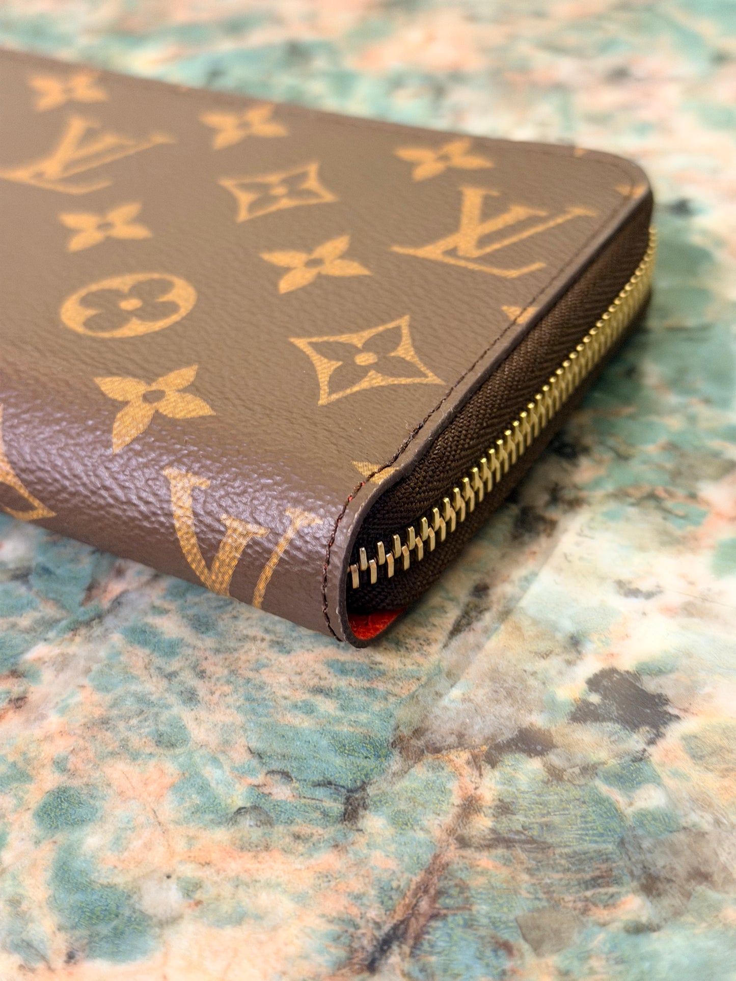 LOUIS VUITTON MONOGRAM ZIPPY WALLET