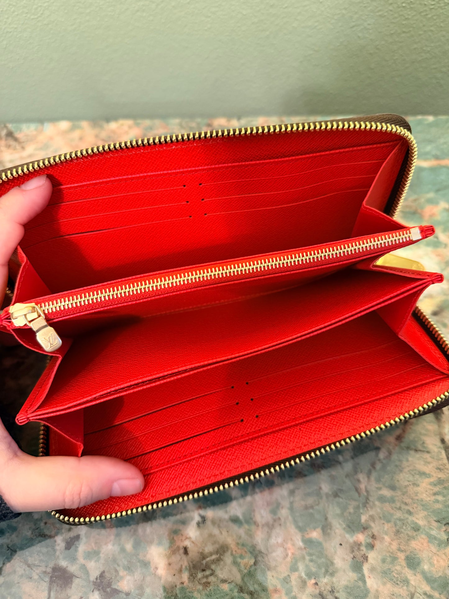 LOUIS VUITTON MONOGRAM ZIPPY WALLET