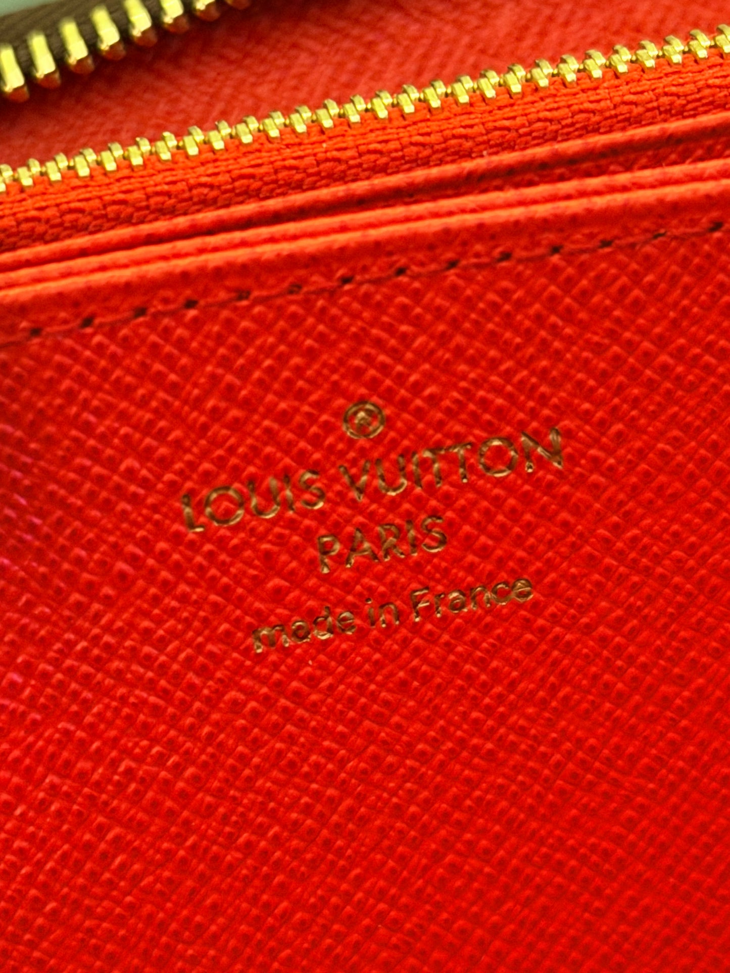 LOUIS VUITTON MONOGRAM ZIPPY WALLET