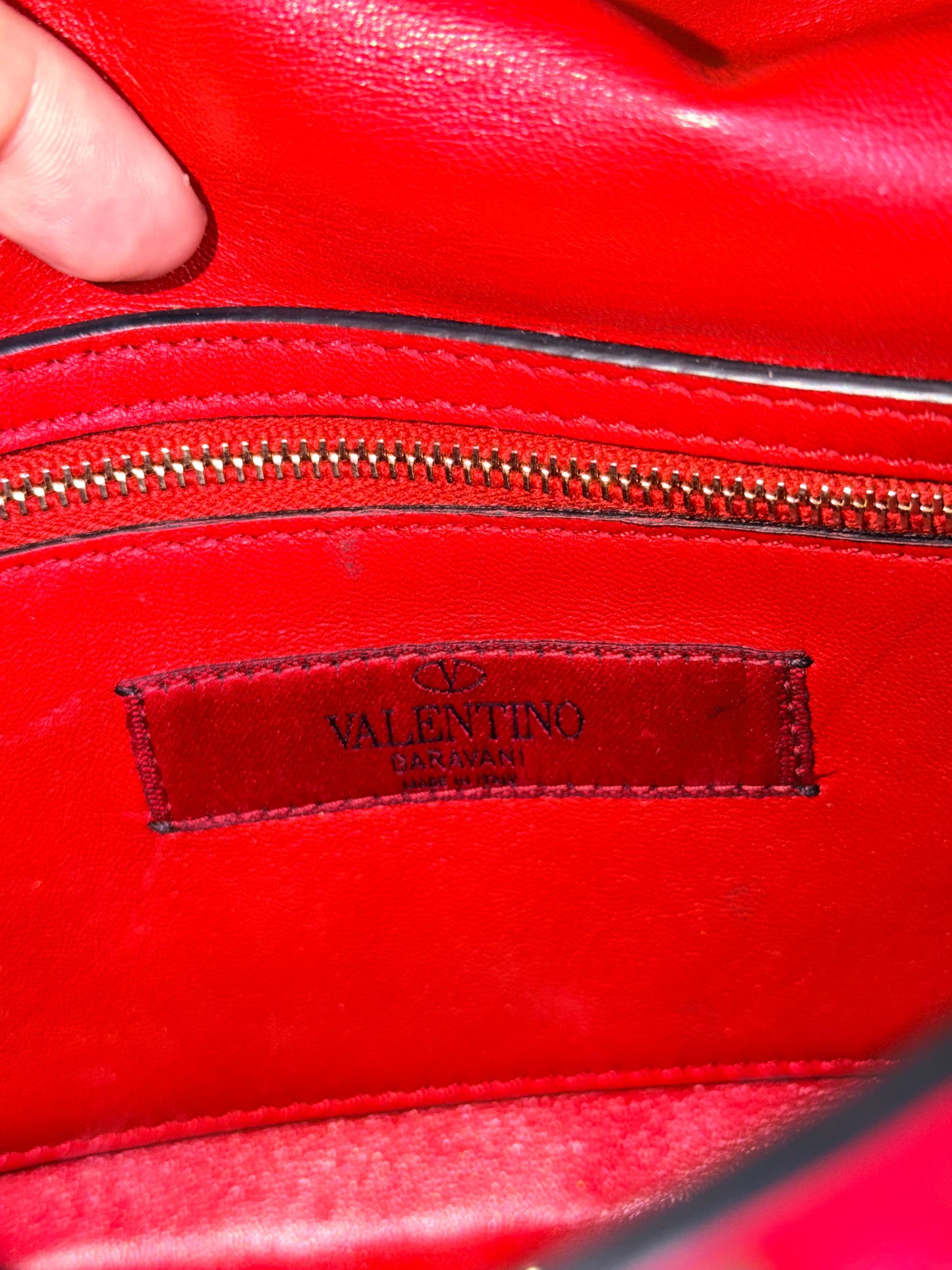VALENTINO RED MEDIUM SPIKE SHOULDER BAG